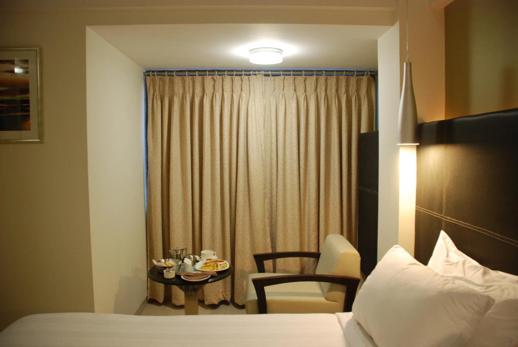 The Oriental Residency Hotel Mumbai  Buitenkant foto
