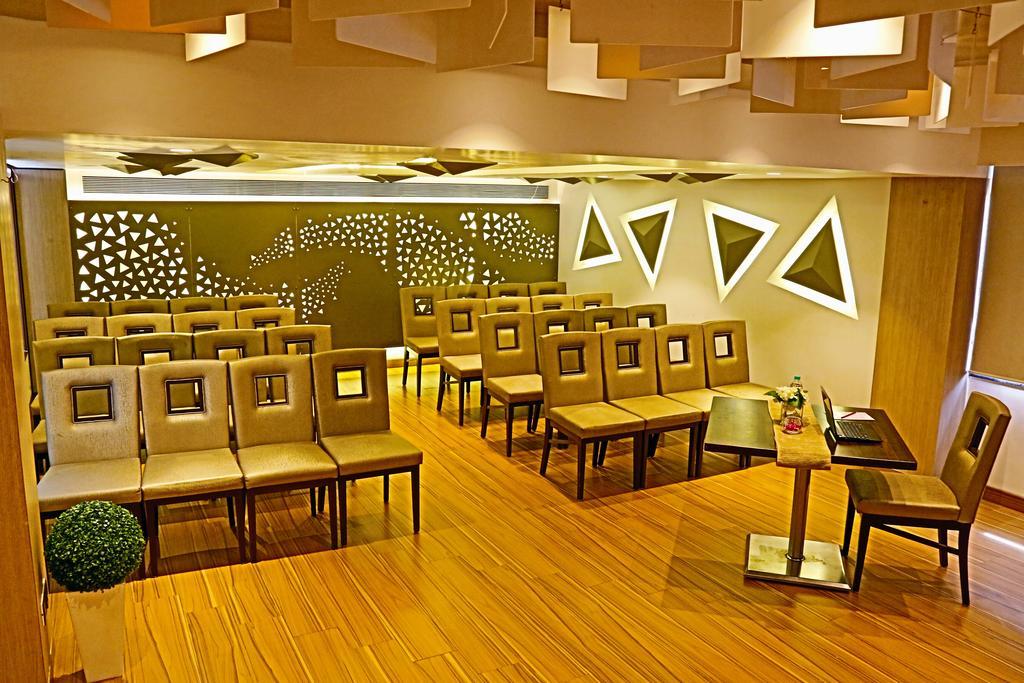 The Oriental Residency Hotel Mumbai  Buitenkant foto