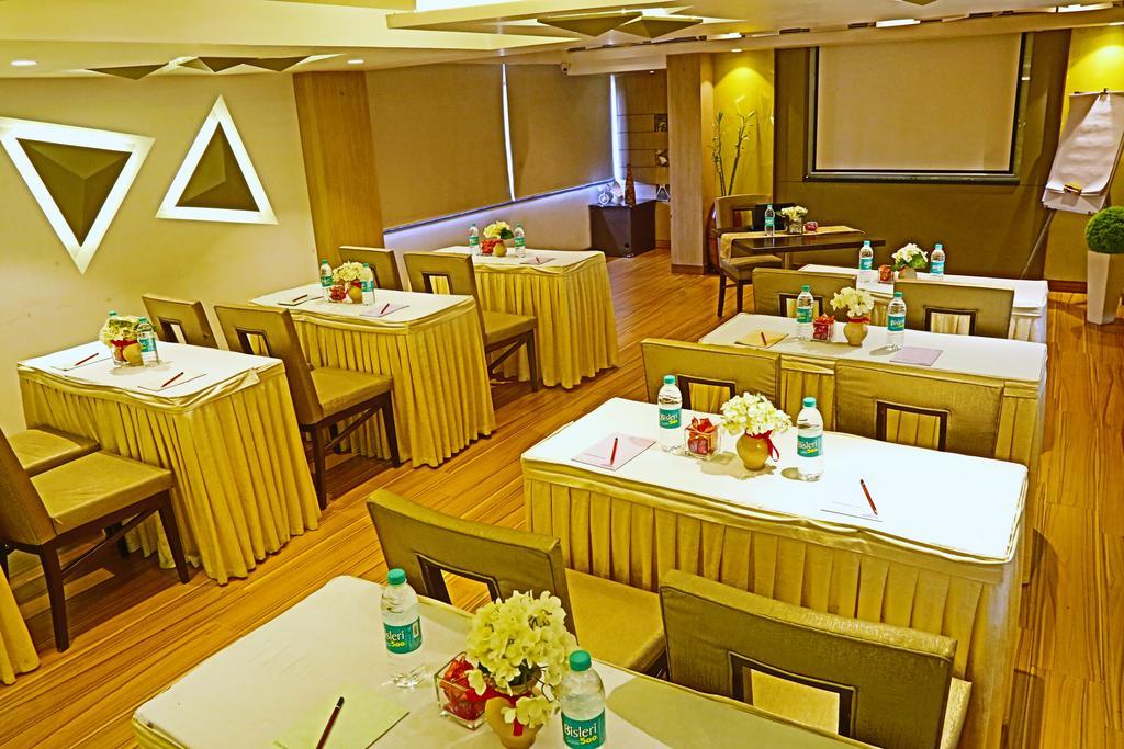 The Oriental Residency Hotel Mumbai  Buitenkant foto