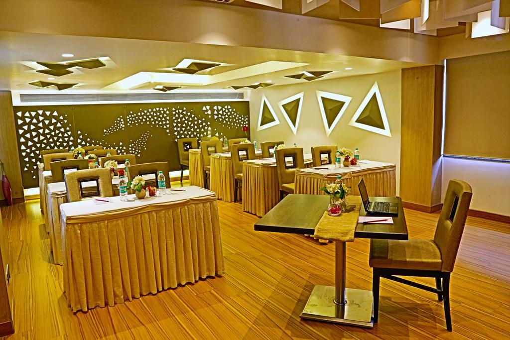 The Oriental Residency Hotel Mumbai  Buitenkant foto