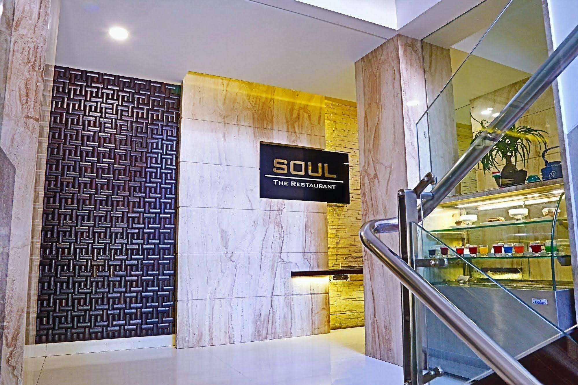 The Oriental Residency Hotel Mumbai  Buitenkant foto