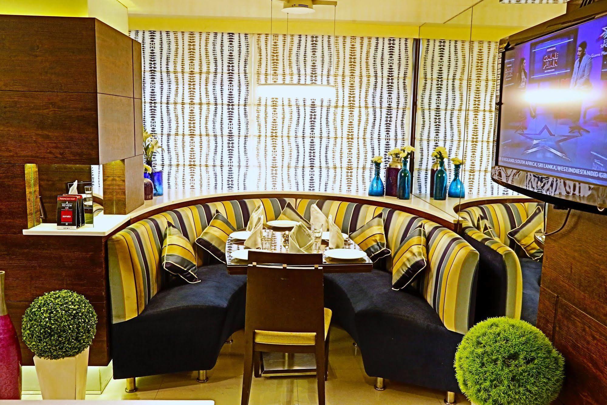The Oriental Residency Hotel Mumbai  Buitenkant foto