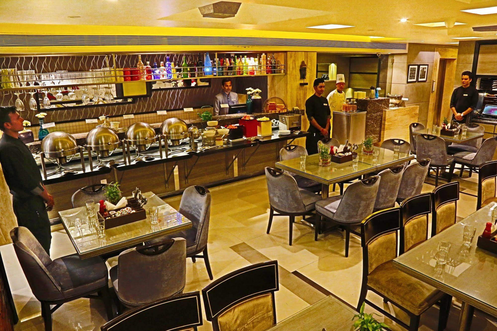The Oriental Residency Hotel Mumbai  Buitenkant foto