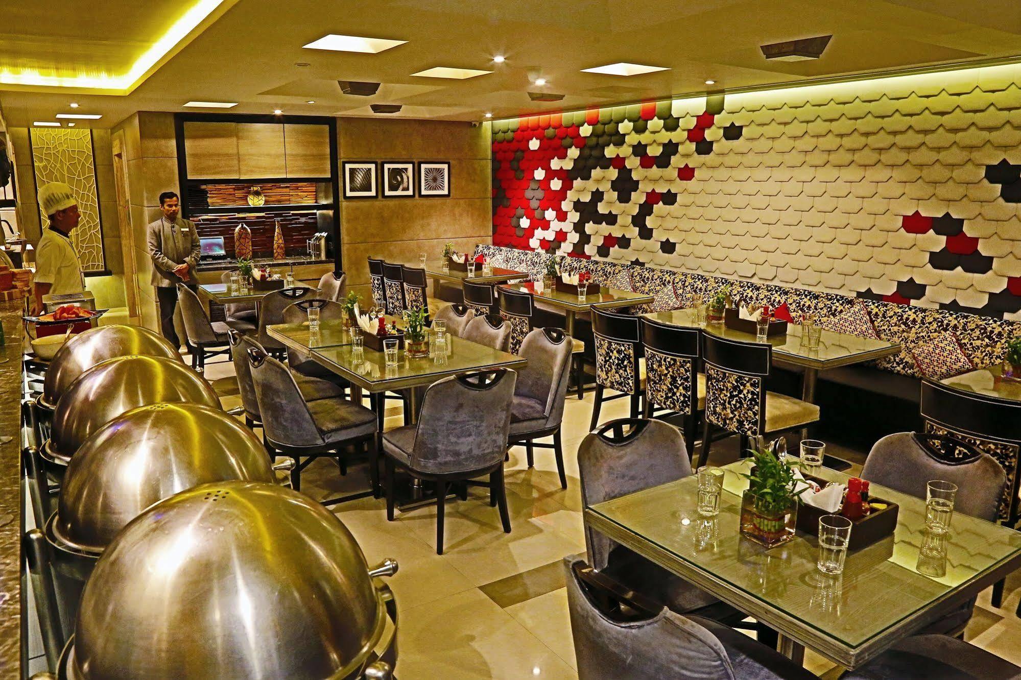 The Oriental Residency Hotel Mumbai  Buitenkant foto